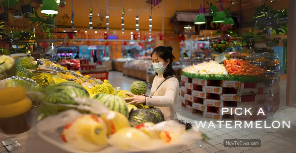 How to Pick a Watermelon – Tips for Choosing the Best One!