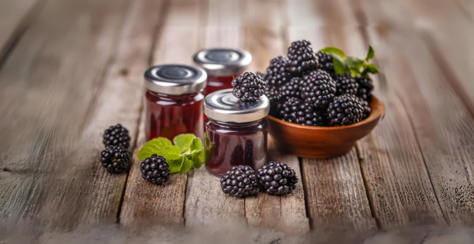 how-to-make-blackberry-jam-3.webp