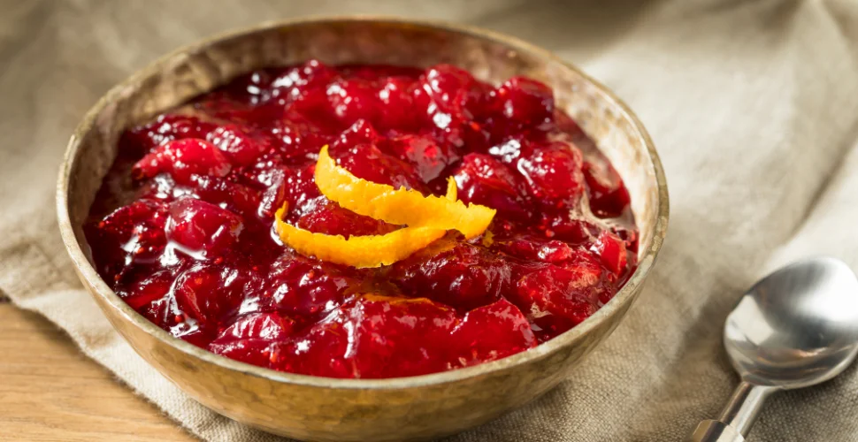 how-to-make-cranberry-sauce-2.webp