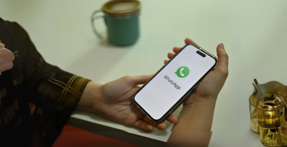 how-to-retrieve-deleted-whatsapp-messages.webp